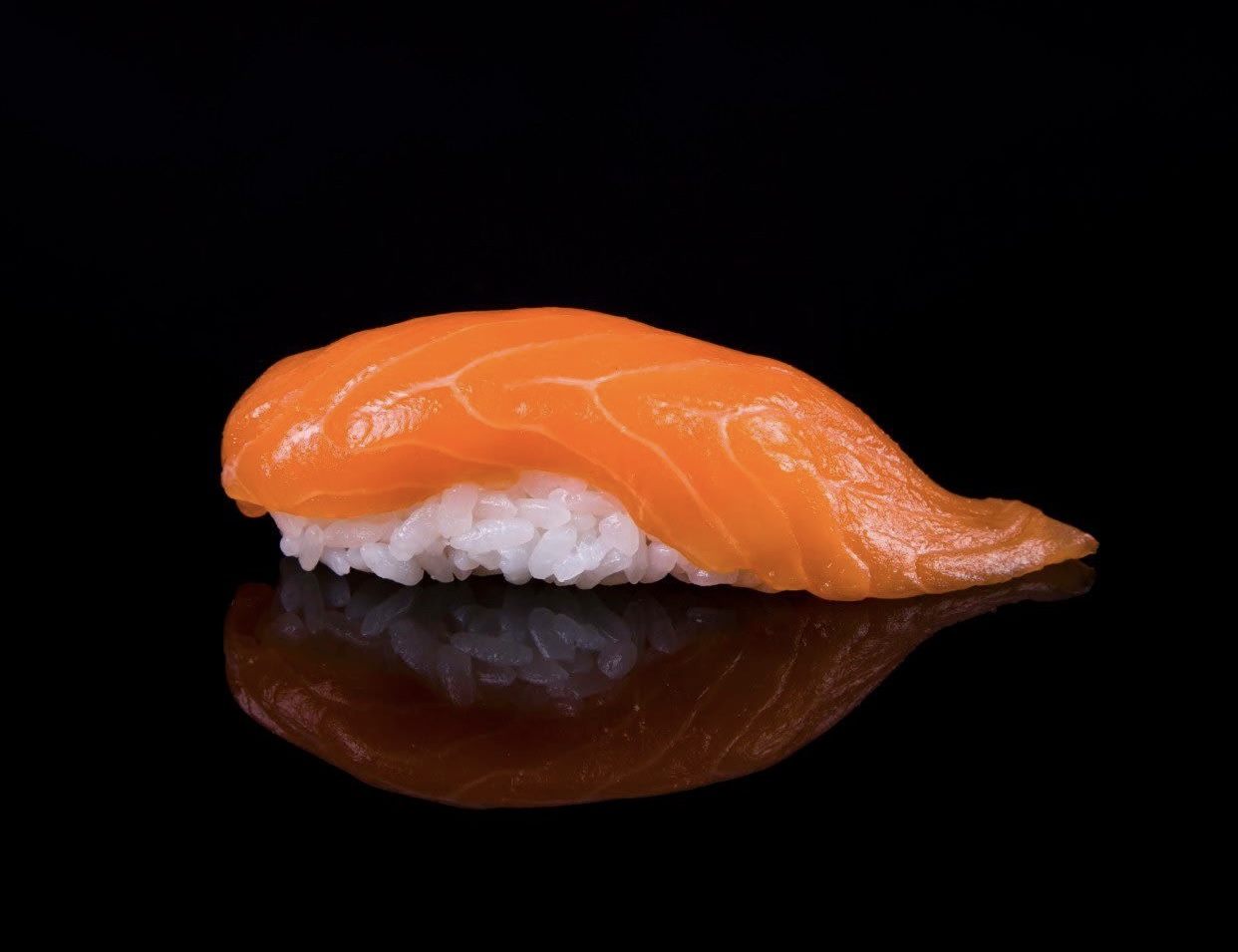 Salmon nigiri